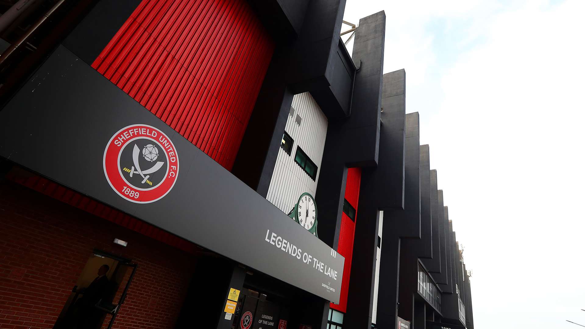 曼城追逐亚马尔未果，与巴萨关系急剧紧张