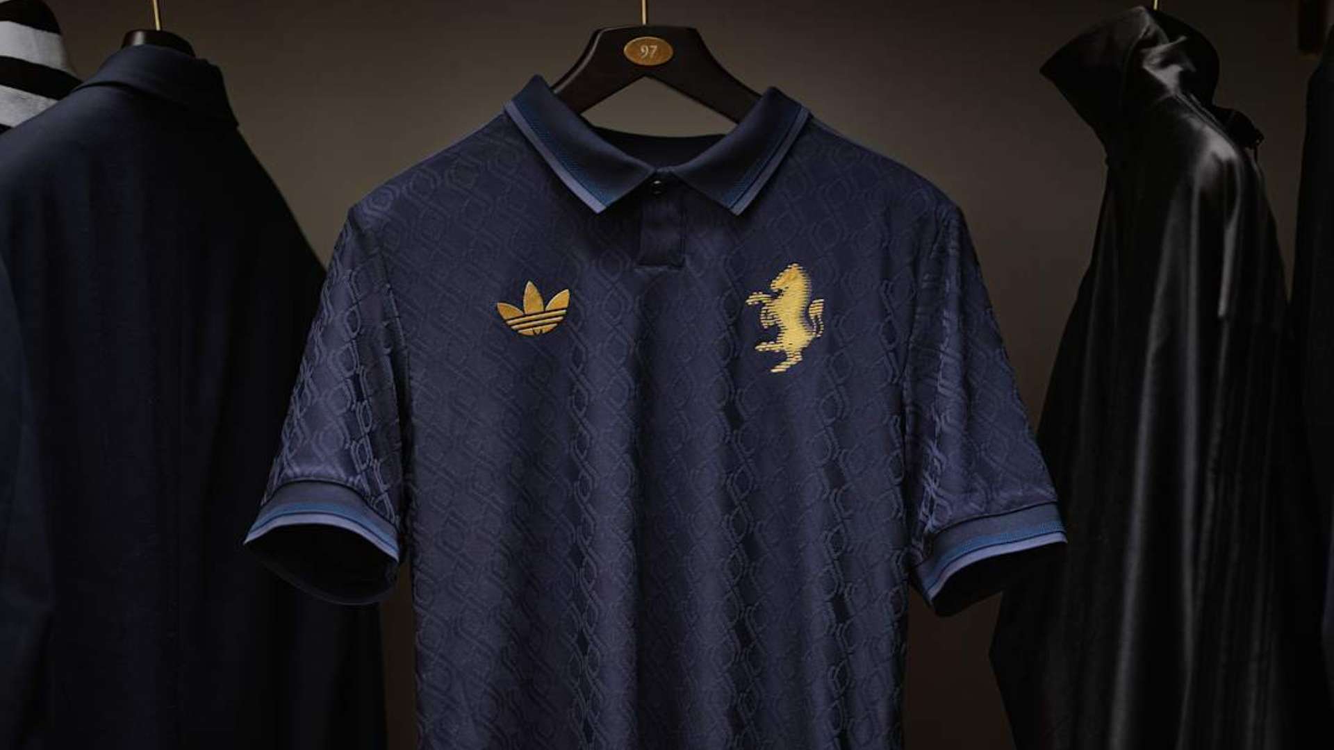 足球报：超2万人观战足协杯揭幕战，贵港展现“全民足球”精神内涵